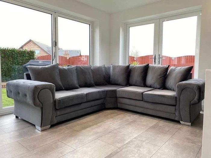 Massive Sale On Brand New Sofas. Multiple Stylist Options Available. Recliner,non Recliner, Leather And Fabric Couches