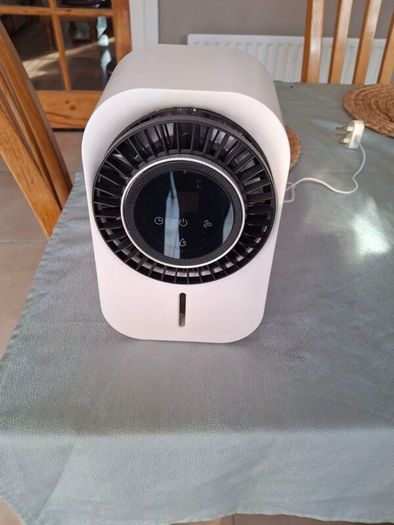 Mini desk fan