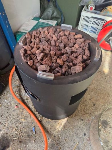 Gas fire pit