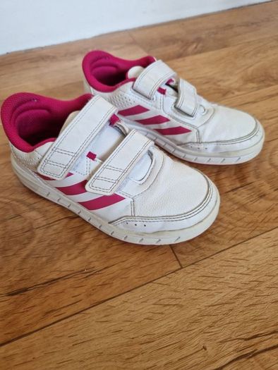 Sneajers for girl size 11 UK