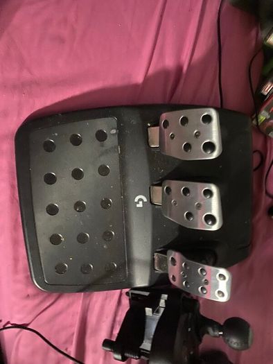 Logitech G923 steering wheel and pedals