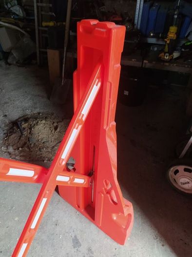 mobile safety barrier