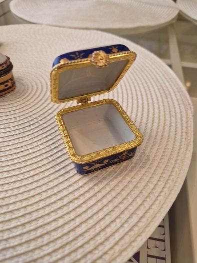 Vintage collectable porcelain cobalt blue trinket box hinged with gold trim