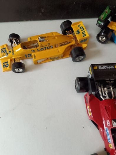 5 NOS Bburago 1/24 Grand Prix Cars