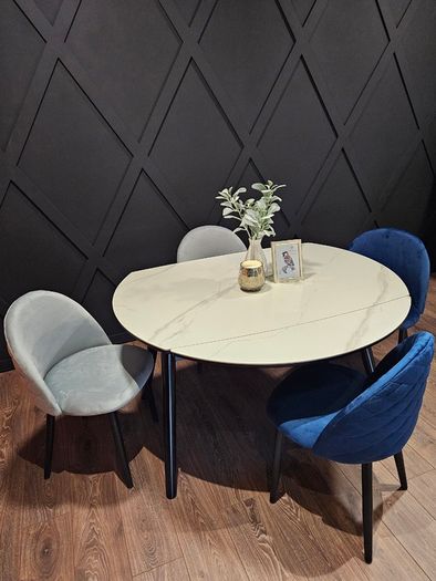 Extendable Dining Table