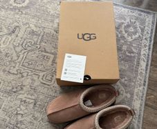 Ugg Tazz II slippers