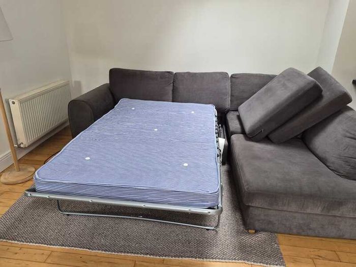L-Shaped Corner Sofa with Pull-Out Bed