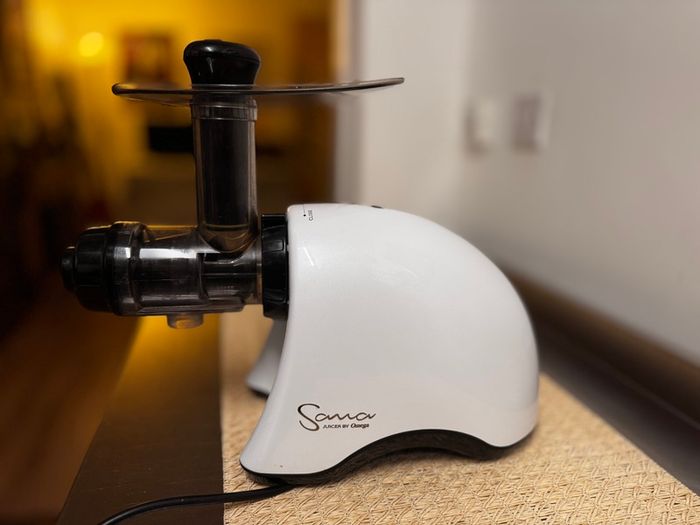 Omega Juicer by Sana