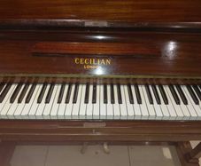 pianos