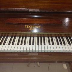 pianos