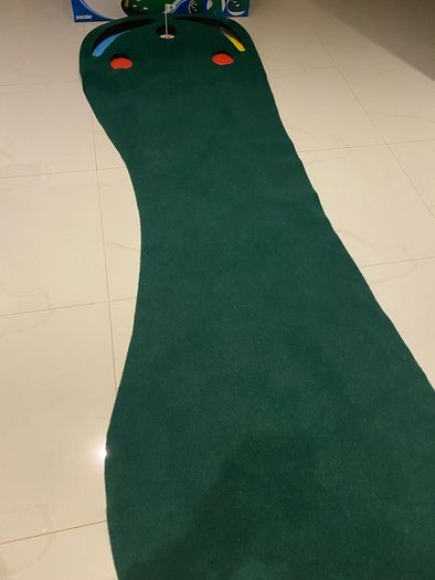 Deluxe Golf par 3 Putting green