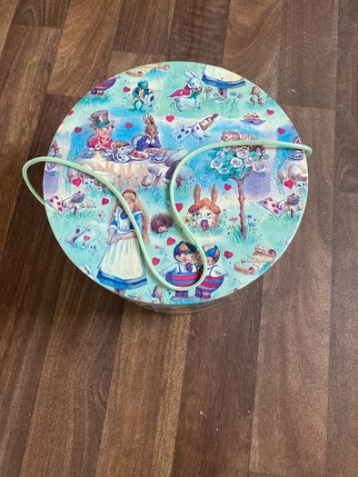 Vintage Roy and Jane Evan's hatbox