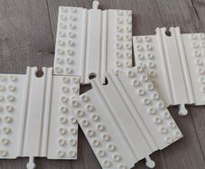 Duplo train track pieces