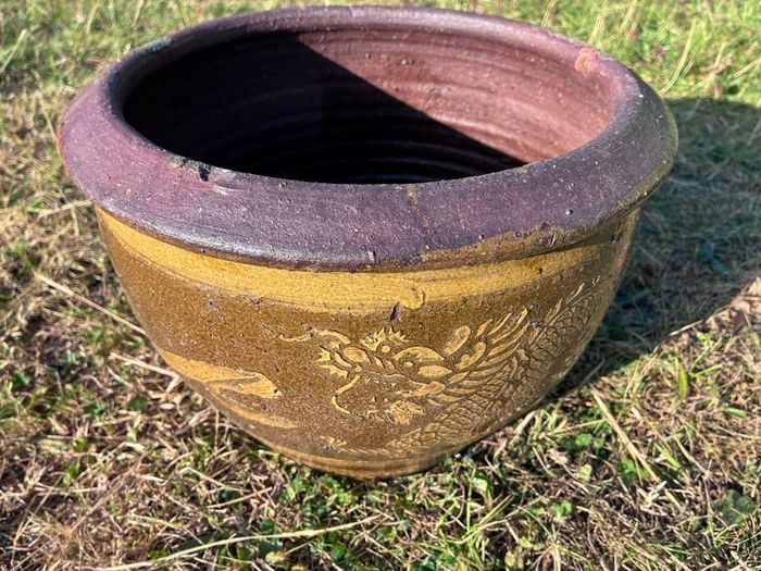 Glazed snake styled flower pot