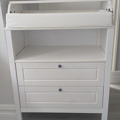 IKEA SUNDVIK Changing Table / Chest + Mat (Like New & Fully Assembled)