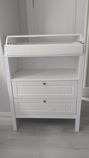 IKEA SUNDVIK Changing Table / Chest + Mat (Like New & Fully Assembled)