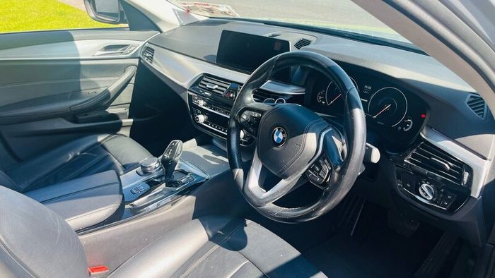 BMW 2018 530e Performance Petrol plug-in Hybrid