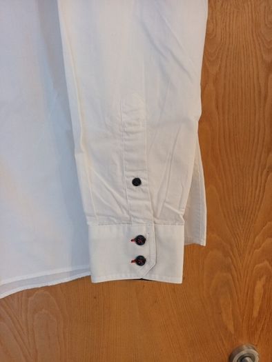 Dunnes  Stores Finest Quality  White Shirt.   S. Large. New - No Tag.