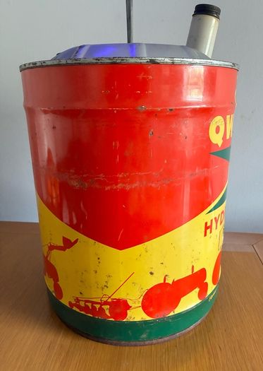 Vintage 1973 Hydraulic Oil Can