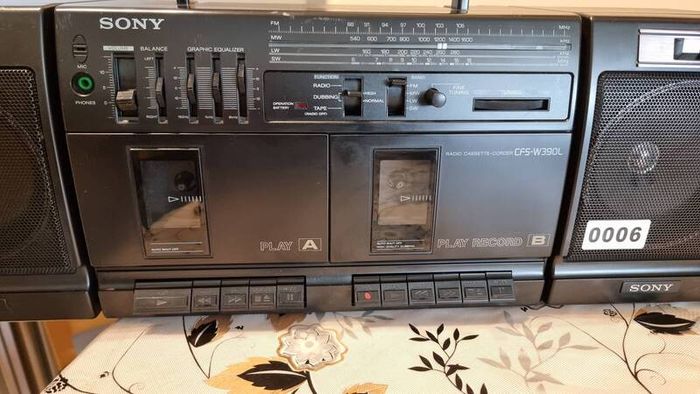 Sony CFS-W390L Radio Cassette-Recorder, perfect working order, from 1990