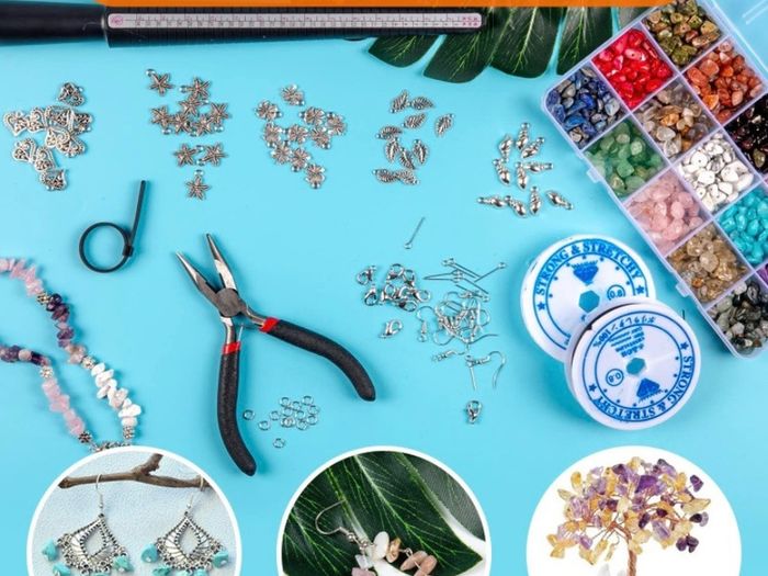 801 Pcs Crystal Jewellery Making Kit, Crystals for Jewellery Making with Crystal Gemstone Beads 5-7mm Stone Bead Drilled Beads for Jewelry Making (FREE POSTAGE)