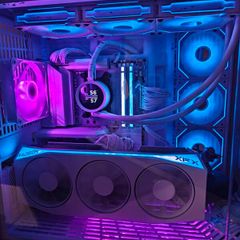 XFX Mercury AMD Radeon 9070 XT OC 16GB DDR6 white edition