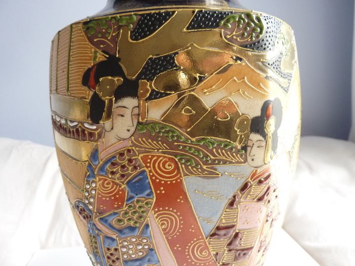 Large antique Kinkozan signed hand-painted Satsuma vases