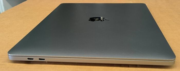 2020 MacBook Pro 13-inch M1 (A2338) 16GB RAM 500GB SSD Space Gray macOS Sequoia 15.5 , Battery Cycle: 370 (Was MDM Framework)