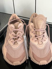 Ladies OZWEEO trainers, size uk 7