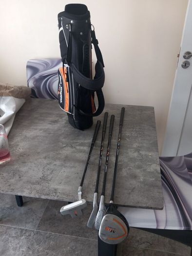 Kids golf set. Right handed clubs