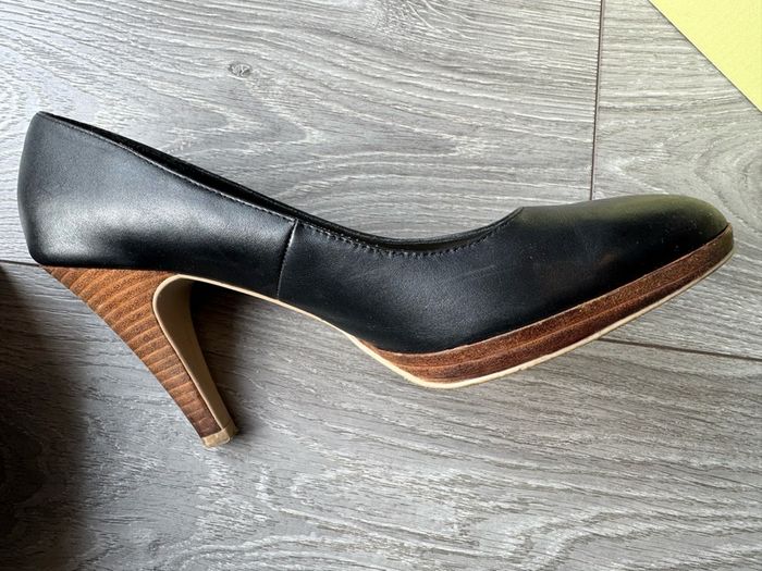 New Look "Gorgeous" Black Leather Court Shoes Size 40 (7)