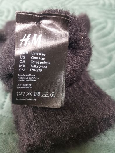 H&M furry black Gloves