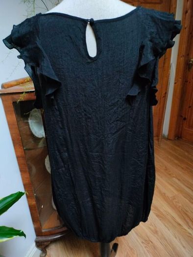 Ladies black new look inspire top.