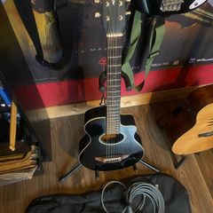 Yamaha apxt2 black with case stand and cable