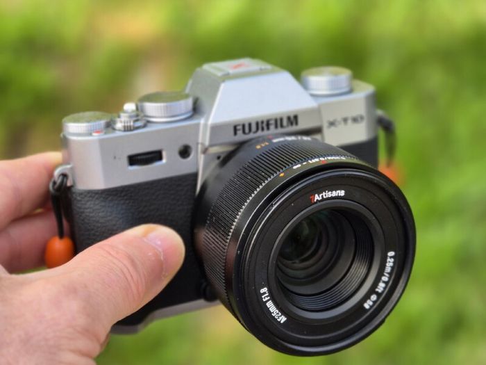 Fujifilm X-T10 Silver + 7Artisans AF 25mm F1.8 + Full Charging Kit