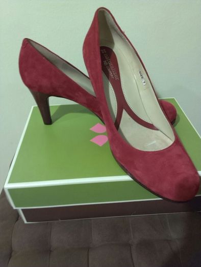 Naturalizer Shoes, size EU-41. UK-7, brand new.