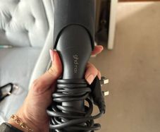 GHD Straightener