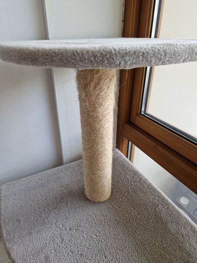 Cat tree