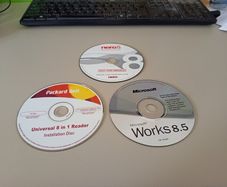 Microsoft Works 8.5 & Nero essentials 8 - CDs