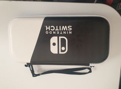 Nintendo Switch Deluxe Travel Case