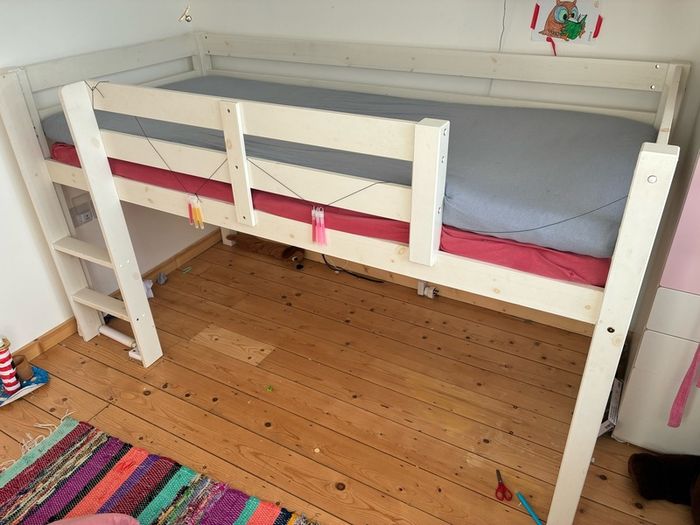 Bunk bed / high sleeper with two mattresses