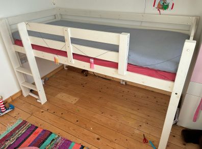 Bunk bed / high sleeper with two mattresses