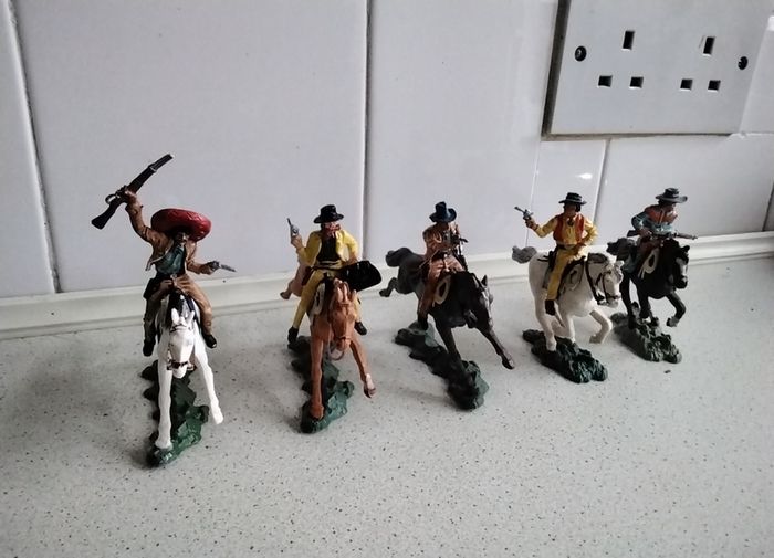 soldiers