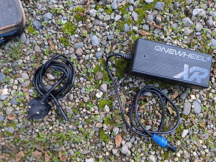 Onewheel Plus XR Electric Skateboard Fender and Charger