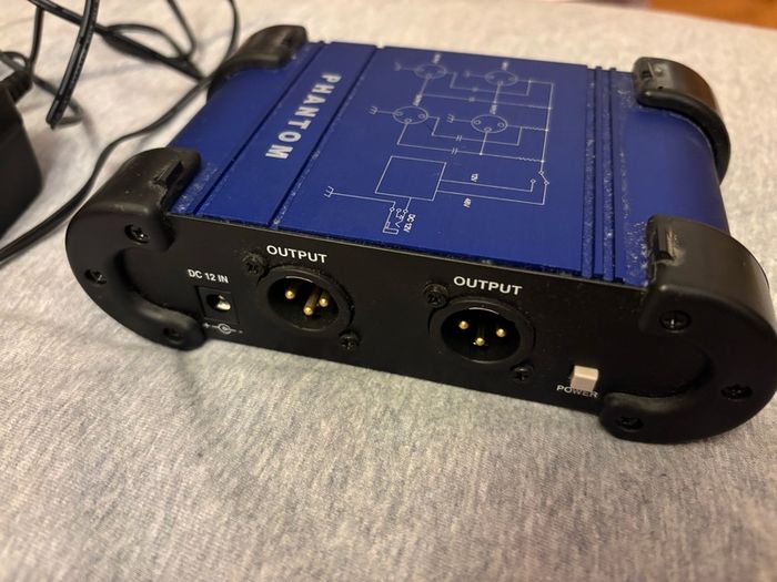 Phantom power supply for condenser microphones