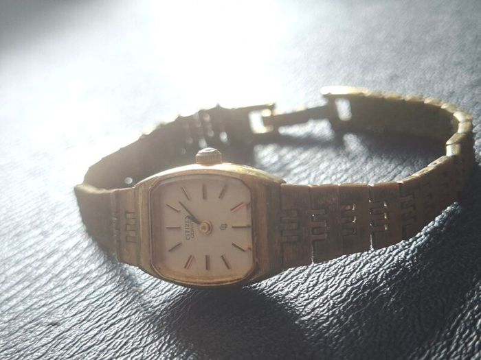 Lovely Vintage 1980's Ladie's Citizen Gold Plated Quartz Cocktail Japanese made Wristwatch