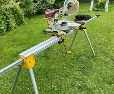 Makita mitre saw 110v and DeWalt leg stand