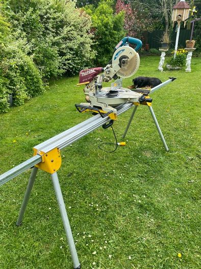 Makita mitre saw 110v and DeWalt leg stand