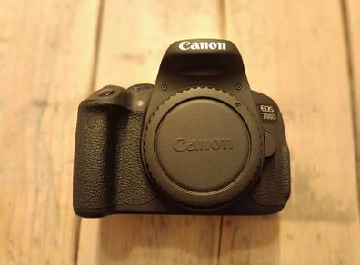 Canon EOS 700D and accessories