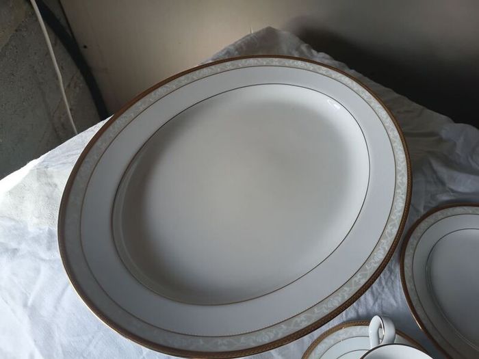 Noritake porcelain dinner set